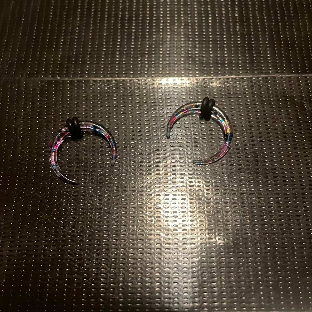 Crescent acrylic tapers